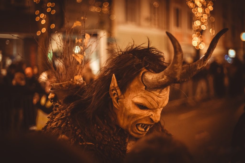 man-in-krampus-costume-with-horns-and-fangs-ftcdlkbl6da